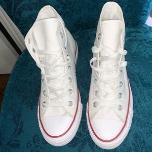 White high top converse size woman’s 8